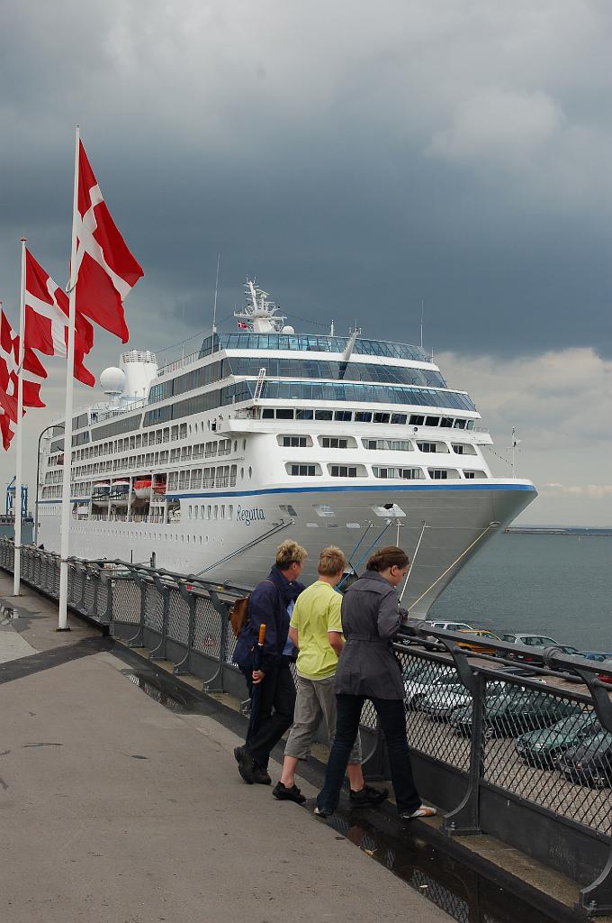 2008-07-11_001.JPG - Kopenhagen, aanlegplaats voor cruiseschepen.