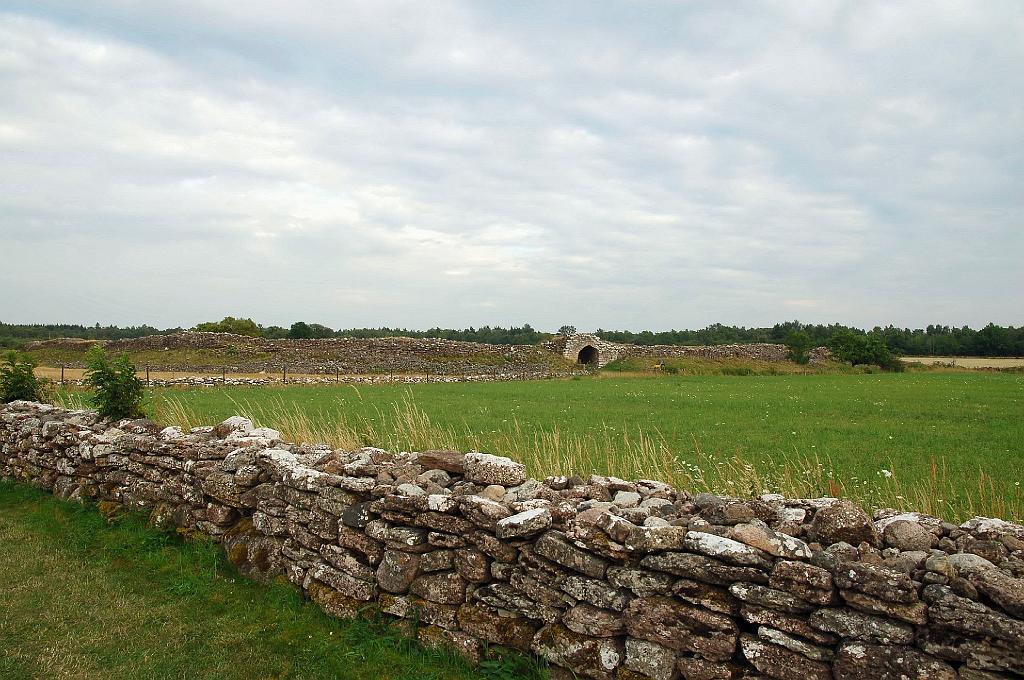 2008-07-18_053.JPG - Cirkelvormig fort in Graborg, gebouwd in de romeinse tijd, en herbouwd in de 12e eeuw.