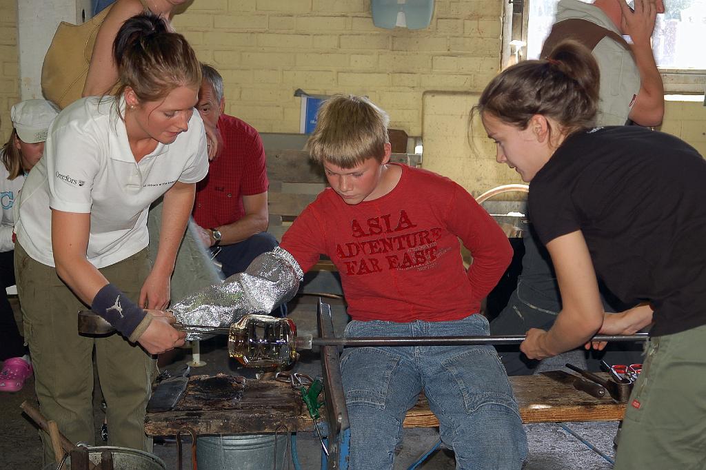 2008-07-19_032.JPG - ... verwijden met een tang ...