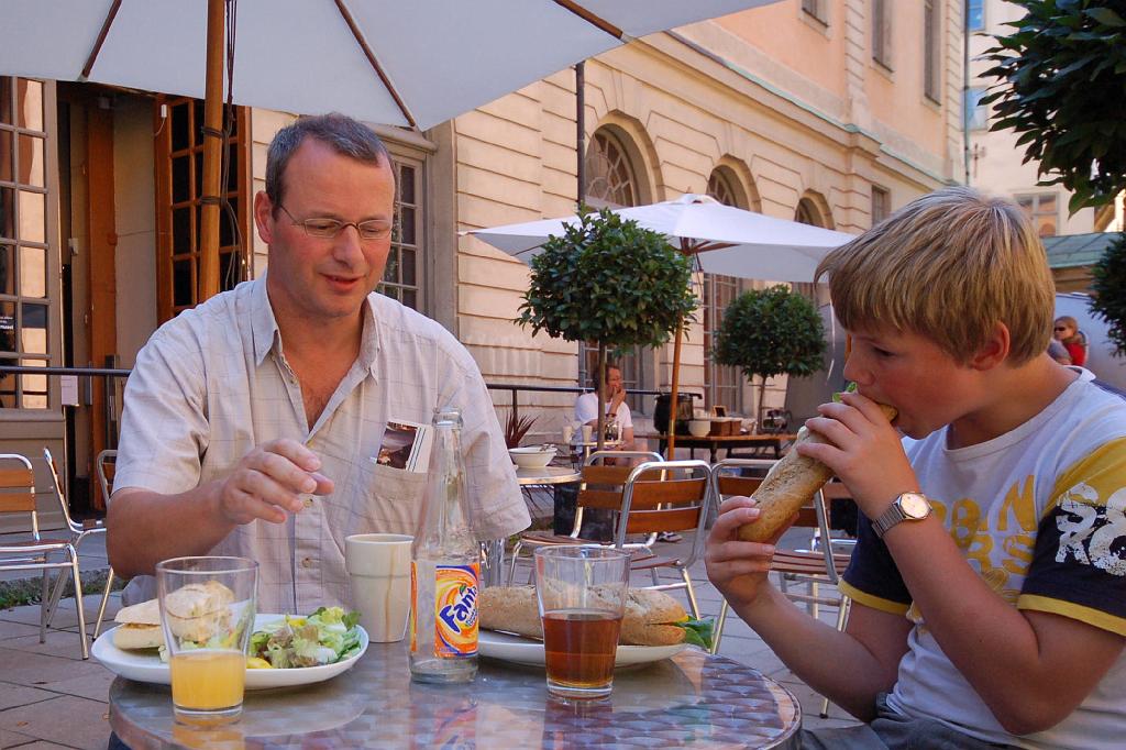 2008-07-23_025.JPG - Lunch bij het Nobel museum.