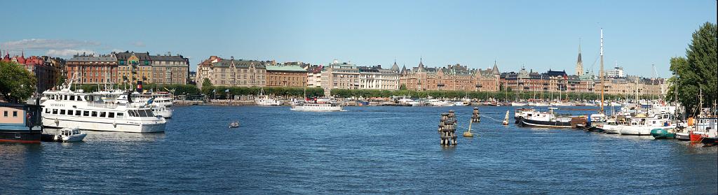 2008-07-25_037-039.jpg - Uitzicht over de 'Nybroviken'  in het centrum van Stockholm.