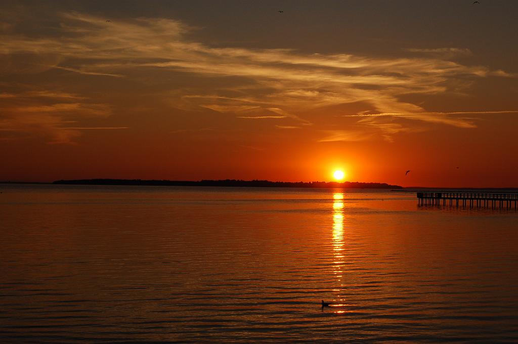2008-07-31_019.JPG - Zonsondergang achter het eiland Ven in de Oresund.